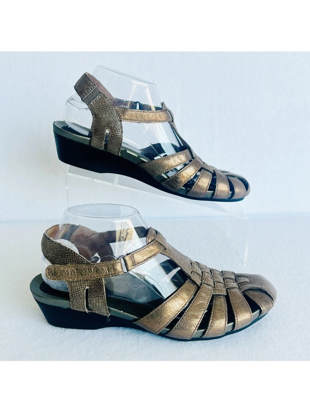 ARAVON Standon Fisherman Sandals Sz 9 B Metallic Leather Wedge Flats Comfort